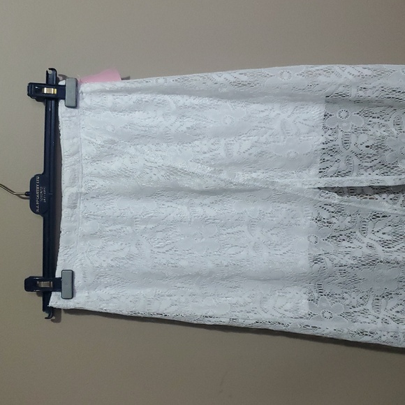 Charlotte Russe Elegant White Lace Skirt Size Small - Picture 2 of 6